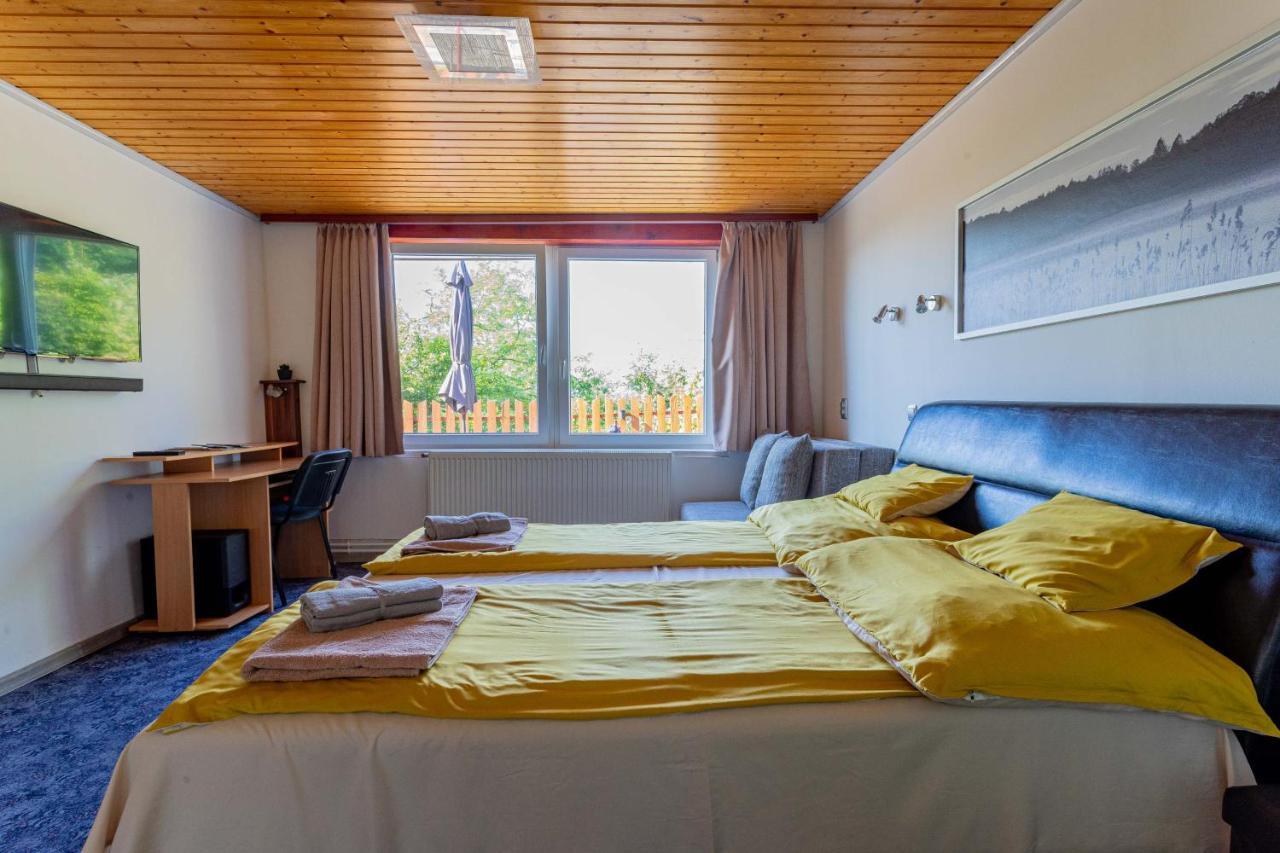 Panorama Apartmanhaz 에스테르곰 외부 사진